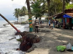Bronjong Penahan Ombak Rusak, Puluhan Rumah di Palabuhanratu Terancam