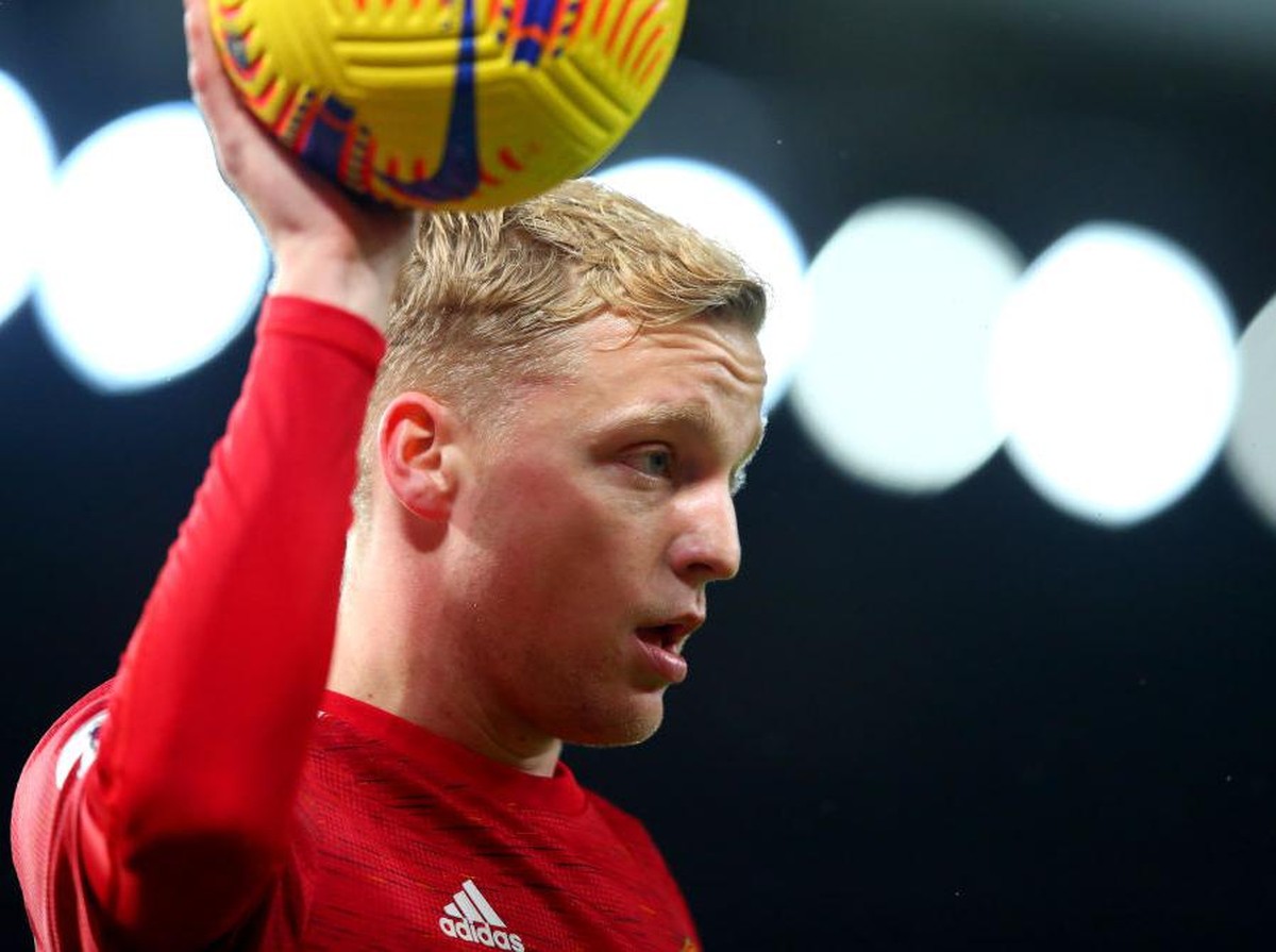 Donny van de Beek cuma mau bermain sepakbola, Manchester United!. (Foto: Getty Images/Alex Livesey)
