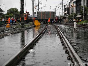 Perjalanan Kereta Api dari Yogya Ikut Terimbas Banjir Jakarta