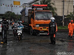 Bukan Mitos atau Mistis, Ini Penyebab Mobil Mati saat Lintasi Rel Kereta Api