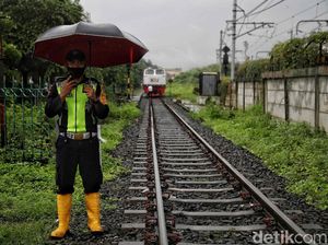 Kereta Batal Berangkat Kena Banjir? Tenang, Tiket Bisa Refund 100% Kereta Batal Berangkat Kena Banjir? Tenang, Tiket Bisa Refund 100%
