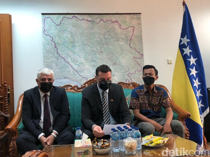 Dubes Bosnia dan agen Miftah Anwar Sani