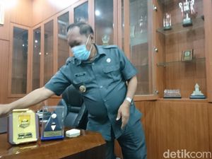 Tak Lagi Jabat Walkot Cilegon, Edi Kemas Barangnya di Ruang Kerja