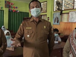 Babak Baru Walkot Pariaman Kukuh Tolak SKB 3 Menteri Babak Baru Walkot Pariaman Kukuh Tolak SKB 3 Menteri