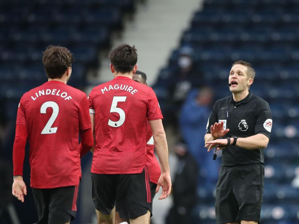 Maguire dan Lindelof Jangan Main Bareng Lagi Deh! Maguire dan Lindelof Jangan Main Bareng Lagi Deh!