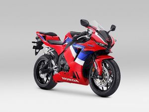 Honda CBR600RR Meluncur di Indonesia, Harga Setara Pajero Sport Cs