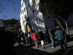 Panduan Baru CDC: Sudah Divaksin Boleh Kumpul Tanpa Masker, Asalkan...