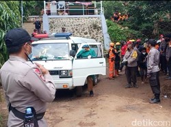 Dua Korban Tertimbun Longsor Nganjuk Ditemukan
