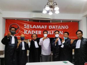MK Tolak Gugatan MA-Mujiaman, Eri-Armuji Sah Menang Pilkada Surabaya MK Tolak Gugatan MA-Mujiaman, Eri-Armuji Sah Menang Pilkada Surabaya