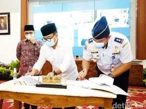 Pemkab Banyuwangi Serahkan Hibah Tanah ke Kampus Akademi Penerbangan Indonesia Pemkab Banyuwangi Serahkan Hibah Tanah ke Kampus Akademi Penerbangan Indonesia