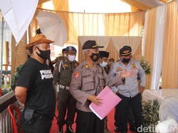 Langgar Aturan PPKM, Hajatan Warga di Kuningan Dibubarkan Polisi