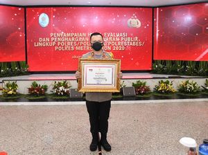 Layanan Online Polres Gresik Diganjar Penghargaan Pelayanan Publik Menpan RB Layanan Online Polres Gresik Diganjar Penghargaan Pelayanan Publik Menpan RB