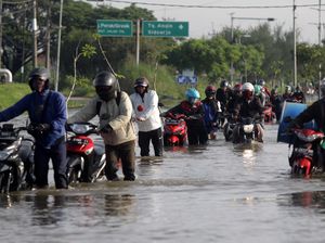 Potret Banjir Sidoarjo yang Lumpuhkan Lalu Lintas