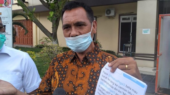 Prof Yusuf Leonard Henuk Prof Yusuf Leonard Henuk.