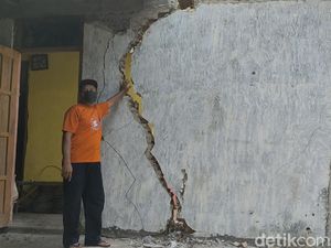 Luapan Sungai Mungkung Sragen Picu Tanah Ambles-Rusak Rumah Warga Luapan Sungai Mungkung Sragen Picu Tanah Ambles-Rusak Rumah Warga