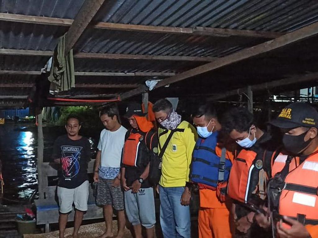 Tabrakan Speedboat di Sungai Kapuas Kalbar, Dua Penumpang Tewas Tabrakan Speedboat di Sungai Kapuas Kalbar, Dua Penumpang Tewas