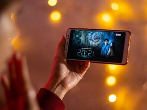 Telkomsel Genjot Layanan Hiburan Digital dengan MAXstream Original