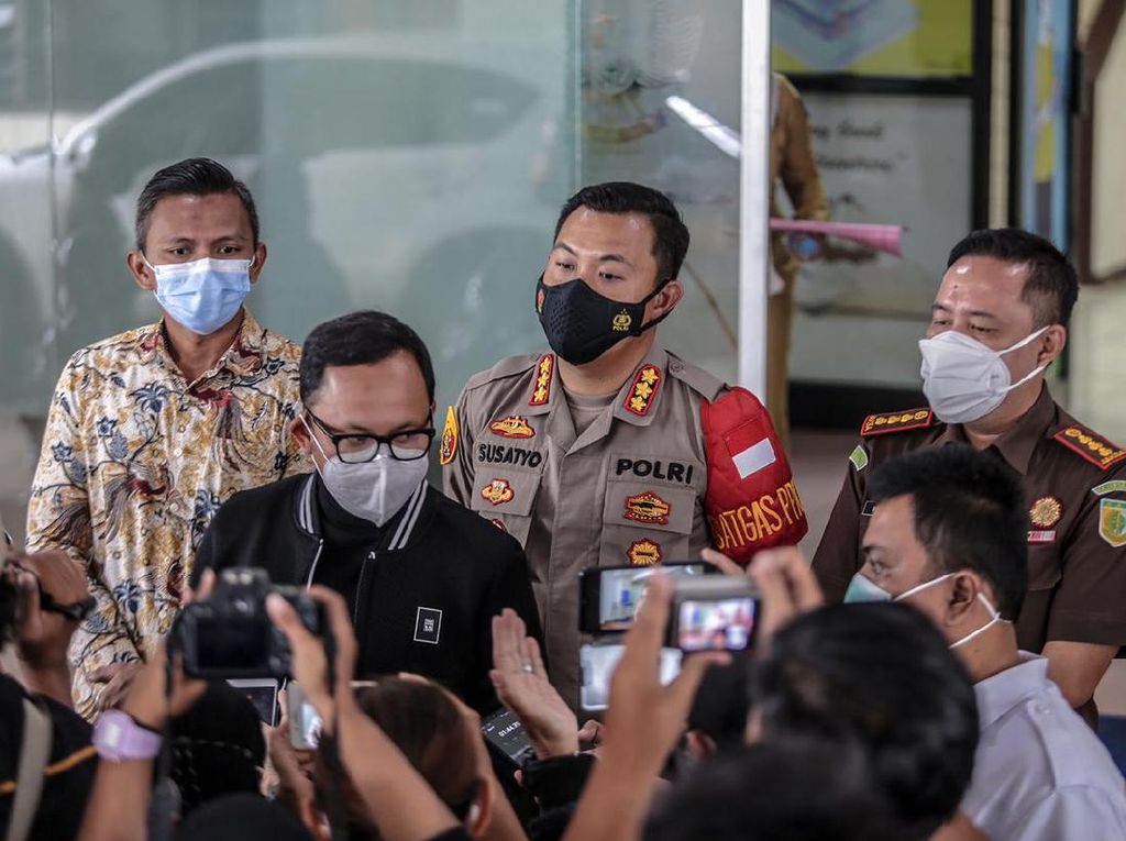 Bima Arya Sebut Ganjil Genap Bogor Efektif Turunkan Kasus COVID-19 Bima Arya Sebut Ganjil Genap Bogor Efektif Turunkan Kasus COVID-19