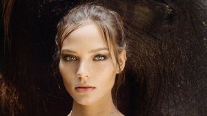 10 Foto Putri Petenis Cantik yang Dikecam karena Pose Tanpa Busana di Bali