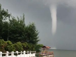 Waspada Angin Puting Beliung, BMKG Beber Tanda-tandanya