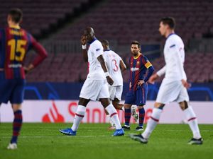 Barcelona Bonyok Dihajar PSG yang Datang Bertamu Barcelona Bonyok Dihajar PSG yang Datang Bertamu