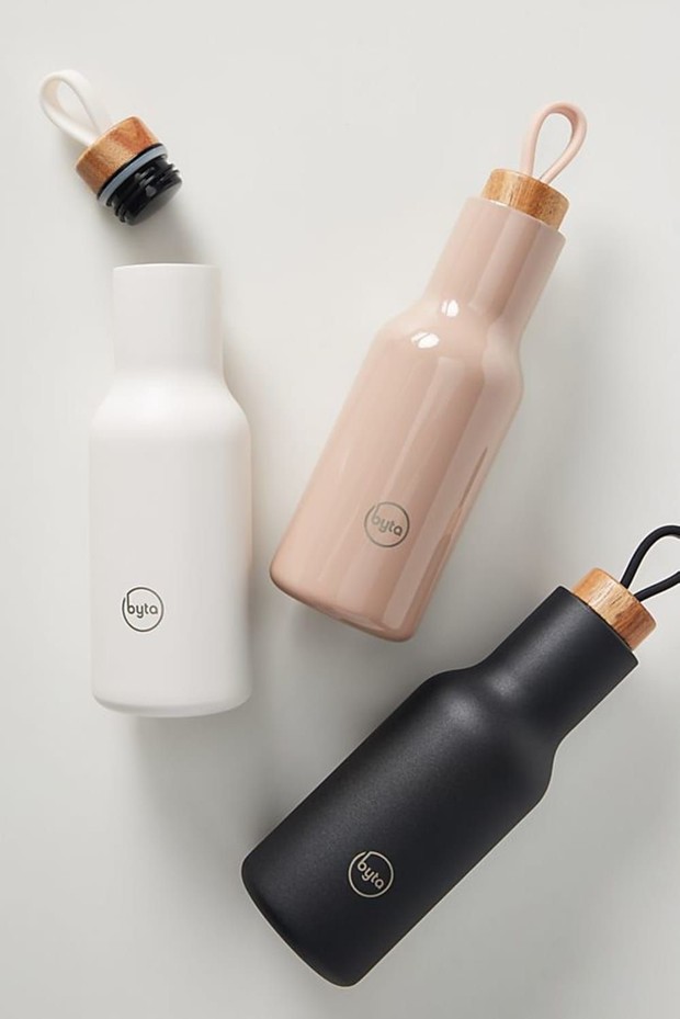 Bawa botol minum sendiri untuk kurangi limbah botol plastik