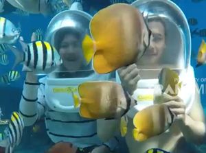 Celebrity on Vacation: Sea Walker di Nusa Penida Bali Celebrity on Vacation: Sea Walker di Nusa Penida Bali