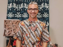 Tips Beli Baju Batik Saat Baru Mulai Koleksi dari Desainer Didiet Maulana