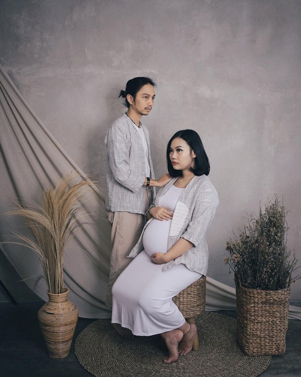 Fiersa dan Istri/instagram.com/fiersabesari/ Fiersa dan istri