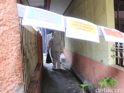 Geliat Warga Penghuni Gang di Bandung Tangkal COVID-19