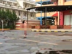 Heboh! Wanita Setengah Bugil Jalan-jalan di Mal Tasikmalaya