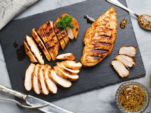 5 Makanan Sumber Protein Ini Baik Dikonsumsi Rutin Tiap Hari 5 Makanan Sumber Protein Ini Baik Dikonsumsi Rutin Tiap Hari