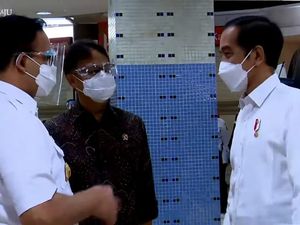 Momen Jokowi-Anies Tinjau Vaksinasi Corona Pedagang Tanah Abang