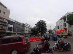Ramai Pengendara, Jl Kemukus di Kawasan LEZ Kota Tua Tetap Dibuka
