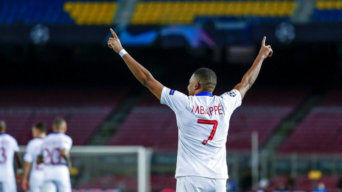 Kylian Mbappe diminta bertahan di Liga Prancis bersama Paris Saint-Germain. (Foto: AP/Joan Monfort)