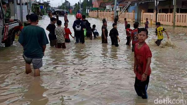 Luapan Sungai Babakan Bikin 5 Desa di Brebes Banjir