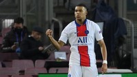 Selanjutnya ada Kylian Mbappe yang punya koleksi 41 gol musim ini bersama PSG (AFP/LLUIS GENE)