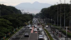 Pesona Gunung Gede Pangrango dari Ibu Kota