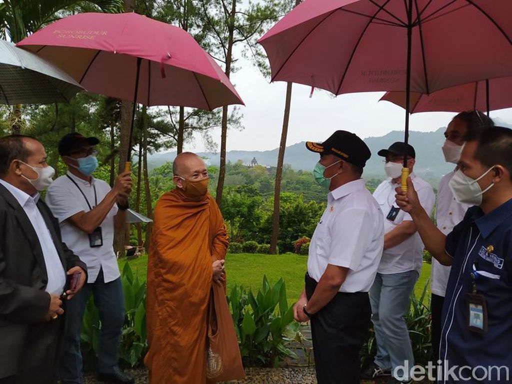 Menko PMK: Bhante Sri Pannavaro Mahathera Sebut Borobudur Bukan Pusat Ibadah Umat Buddha Menko PMK: Bhante Sri Pannavaro Mahathera Sebut Borobudur Bukan Pusat Ibadah Umat Buddha