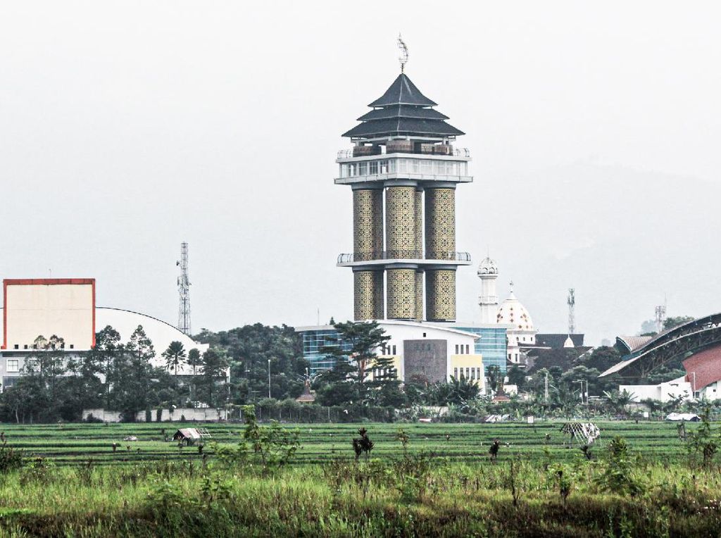 Foto: Munara 99 Sabilulungan, Ikon Baru Kabupaten Bandung Foto: Munara 99 Sabilulungan, Ikon Baru Kabupaten Bandung