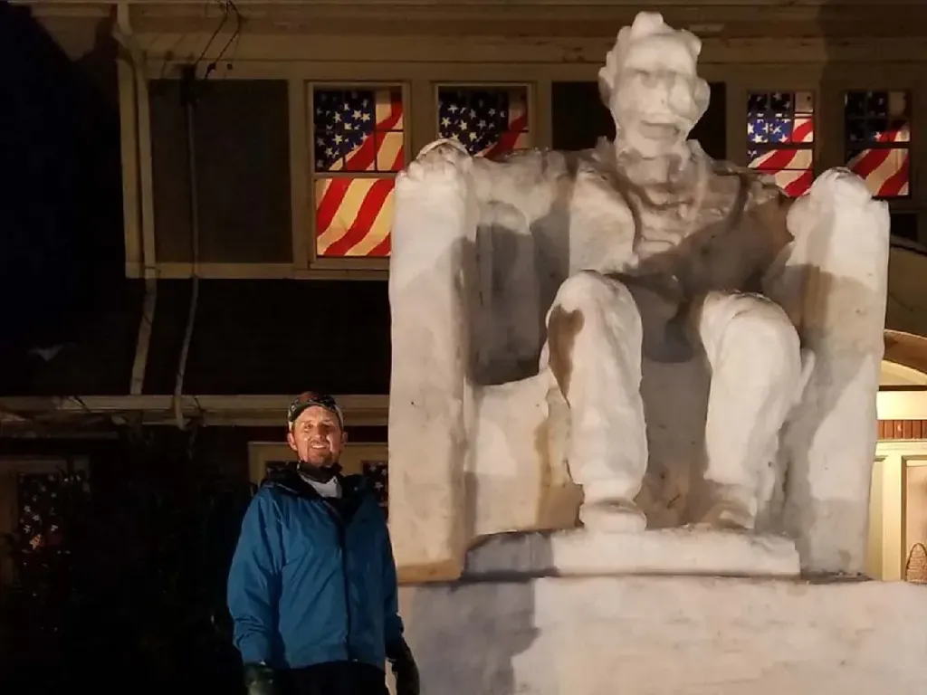 Patung Salju Terniat, Abraham Lincoln