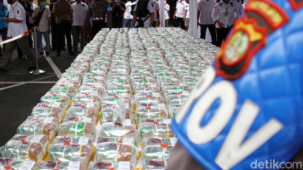 Polres Depok Musnahkan 302 Kg Sabu dari Malaysia