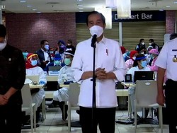Jokowi: 16,9 Juta Pelayan Publik-Pekerja Publik Akan Divaksinasi