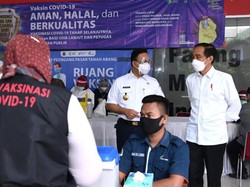 Apa Rasanya Divaksin Corona? Ini Cerita Para Pedagang Pasar Tanah Abang