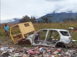 Duh! di Wamena Banyak Bangkai Mobil Berserakan