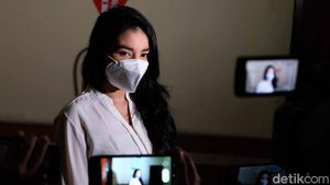 7 Potret Tsania Marwa Hadiri Sidang Hak Asuh Anak