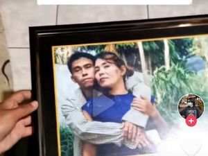 Viral Suami Istri di Malang Punya 15 Anak, Netizen: KK-nya Berapa Lembar?