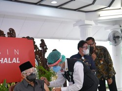 Maruf Amin Ajak Lansia Vaksinasi: Insyaallah Tak Timbulkan Efek Apa-apa