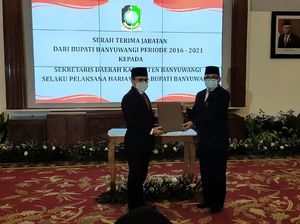 Anas Serahkan Tampuk Kepemimpinan Banyuwangi ke Sekda Mujiono Anas Serahkan Tampuk Kepemimpinan Banyuwangi ke Sekda Mujiono