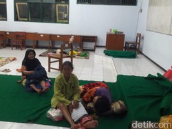 Trauma Banjir Nganjuk Susulan, Warga Memilih Bertahan di Pengungsian